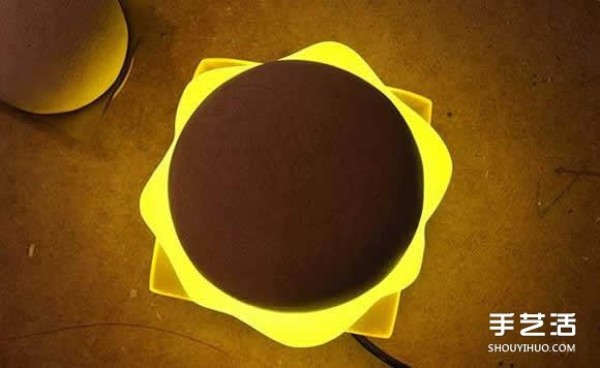 Cute and delicious? Concept design of burger lamp full of American style