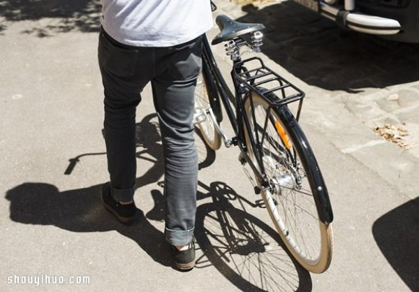 LEKKER, a long-established bicycle shop in a quiet alley in Melbourne