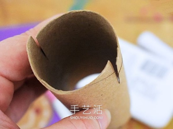 Tutorial on how to make gingerbread men from paper rolls