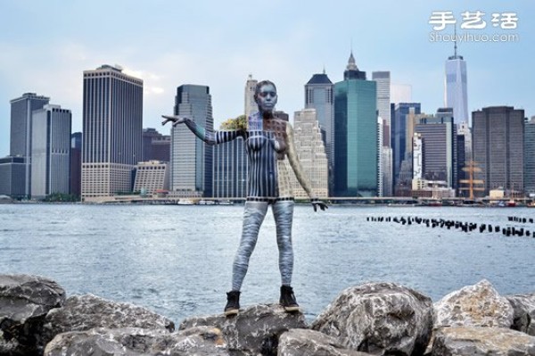 The art of body painting on the streets of New York that makes people invisible and transformed