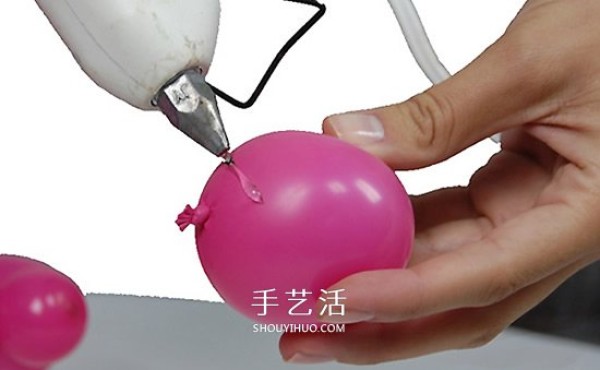 Illustrated balloon styling tutorial: Make a cute little pink pig step by step