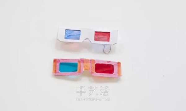 A simple tutorial on how to make your own 3D glasses using plastic bags