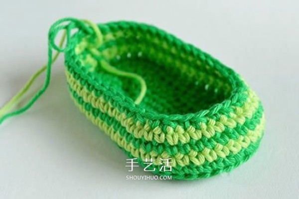 Provides warmth to ankles! Simple and beautiful weaving method for baby woolen shoes