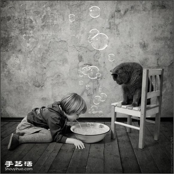 Black and White Childrens Photography: When a Little Girl Meets a Cat