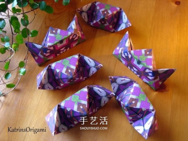 How to make bouquets from paper and folding steps for three-dimensional stars