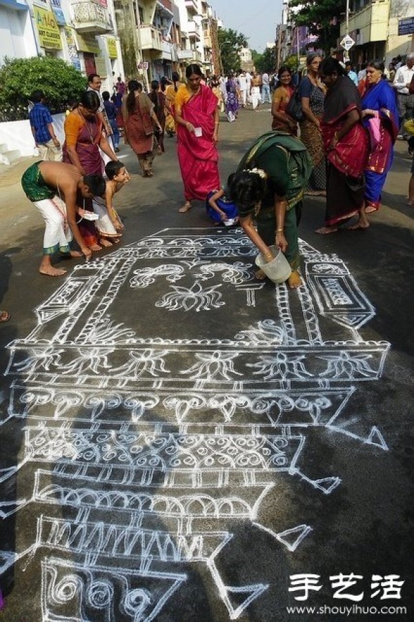 The unique folk art of Tamil Nadu state in India - rice grain painting