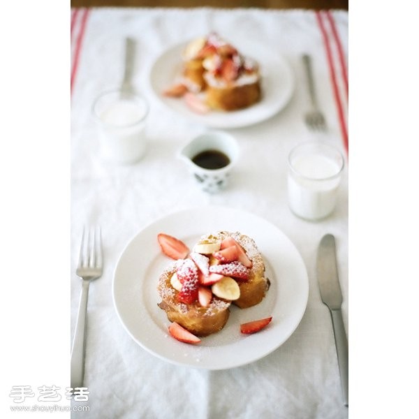 Female Photographers Sweet Family Breakfast