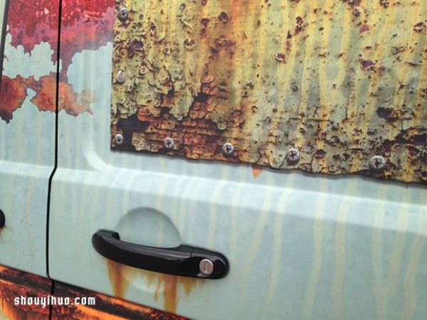 Super strong anti-theft camouflage technology, rust-coated stickers for the entire car! 