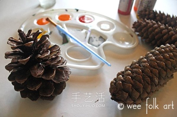 An illustrated tutorial on how to make autumn painted pine cone decorations