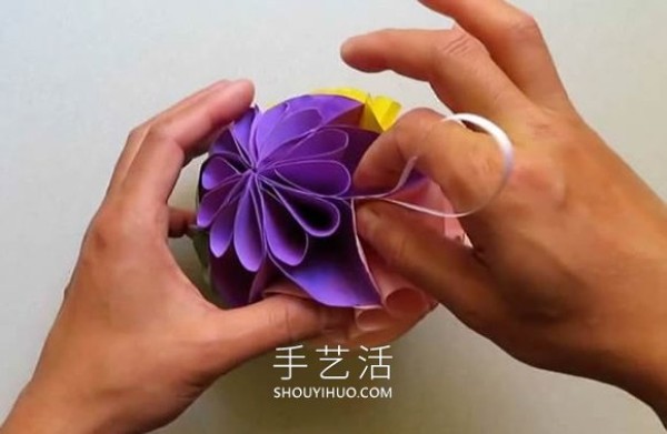 An illustrated tutorial on how to make a simple star flower ball origami