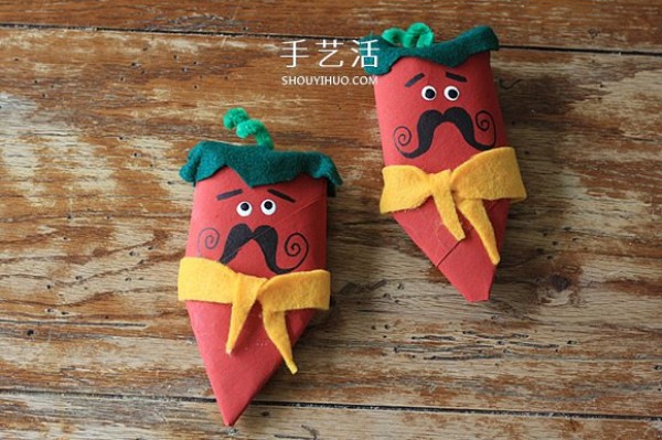 Kindergarten paper tube waste is used to make hand-made bearded red pepper