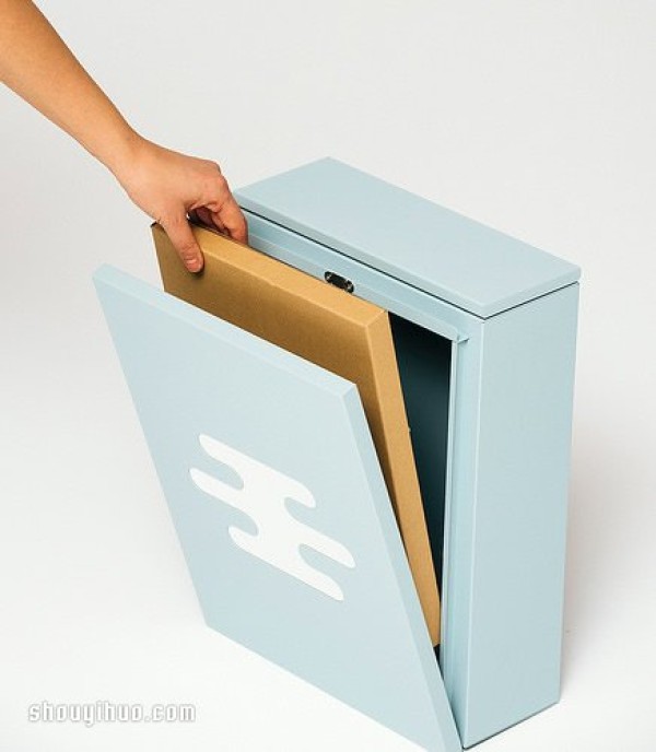 The unique Japanese-style mailbox will amaze the postman! 