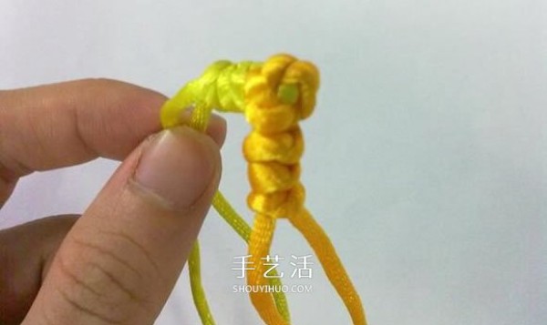 How to knit heart-shaped concentric knots and illustrate the knitting method of Valentines Day hearts