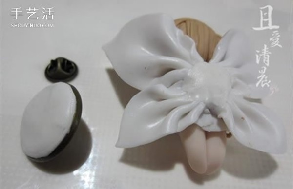 A tutorial on how to make an elf out of soft clay and a tutorial on how to make a cute flower fairy out of soft clay