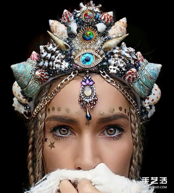 27-year-old Australian gardener: uses shells and jewels to make mermaid crowns