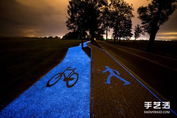 Glow-in-the-dark bike lane lights up the unplugged glowing road in a Polish town