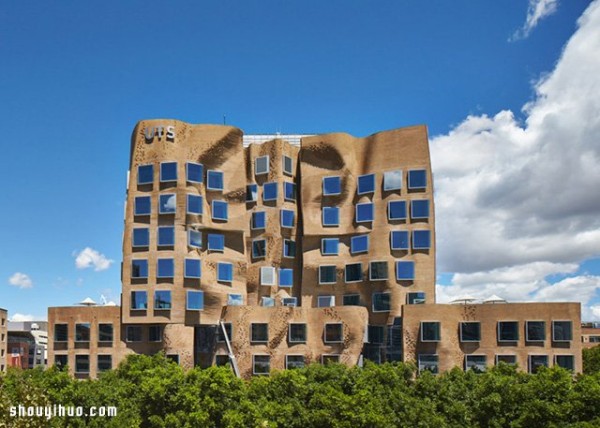 My school is made of paper! Australian Paper Bag University Architectural Design