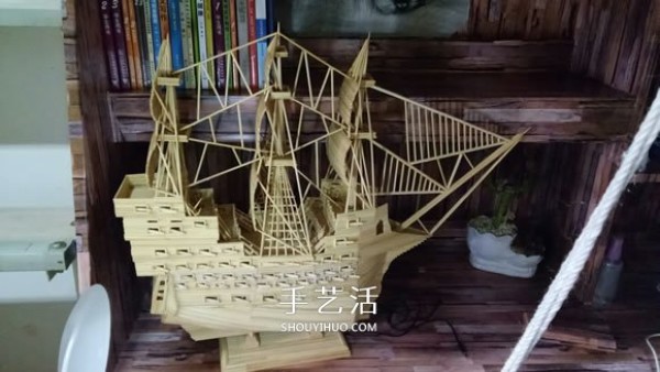 The ancient warship model is hand-made with disposable chopsticks