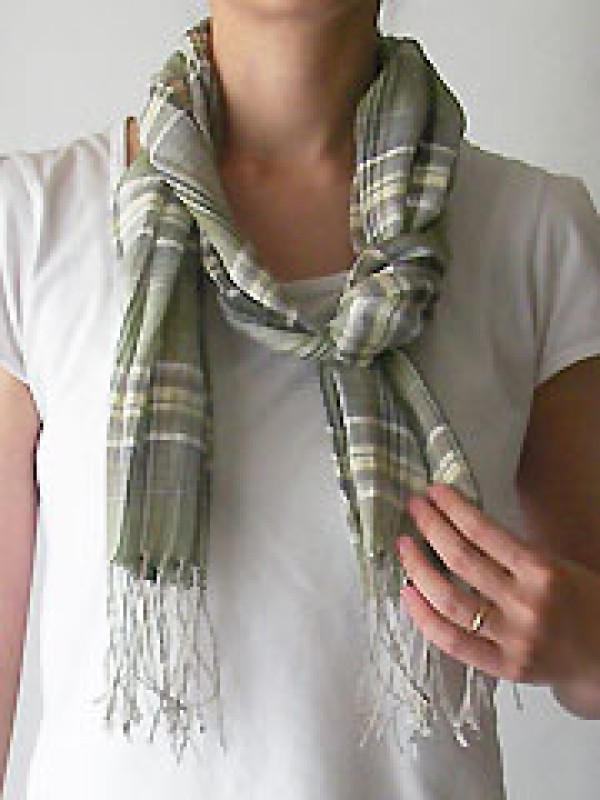 A comprehensive collection of various ways to tie a scarf, and 60 ways to tie a long scarf