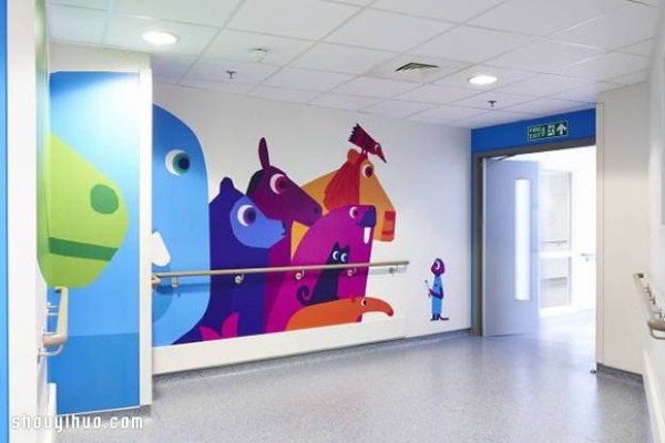 A beautiful childrens hospital decoration and layout design like an amusement park