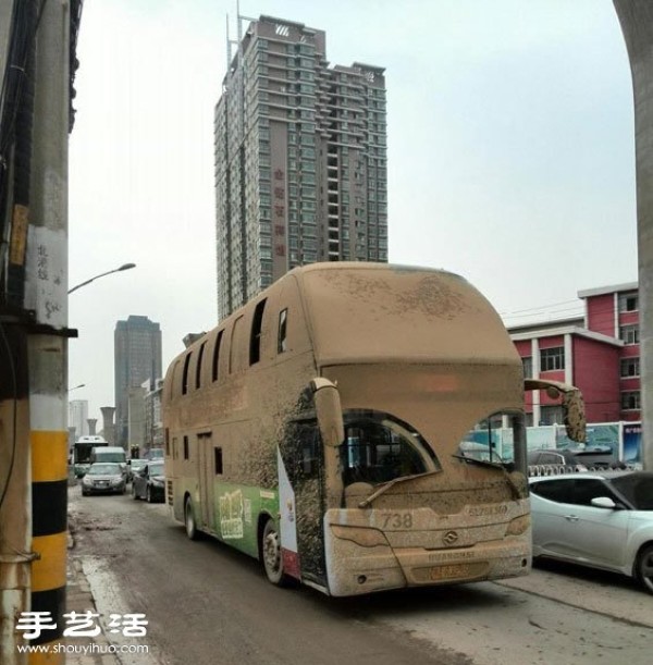 Let you know how many construction sites there are in Wuhan through a bus! 