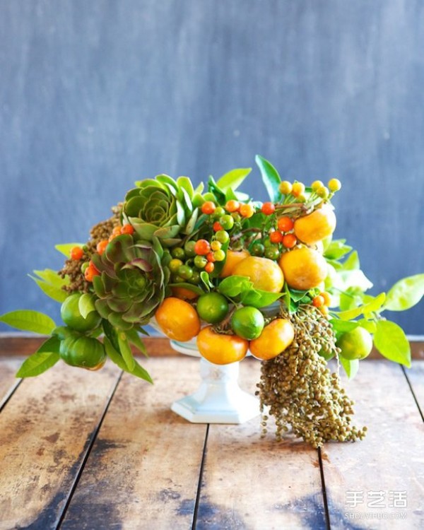 How to make the dining table beautiful to welcome guests, using only supermarket materials to decorate the dining table