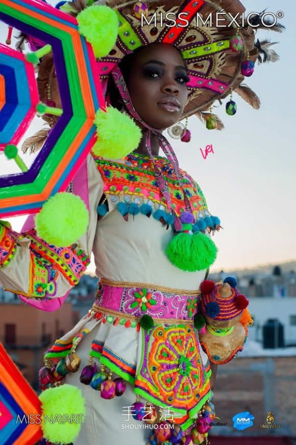 Miss Mexico wears traditional clothes to shoot fashion blockbusters, gorgeous and stunning! 