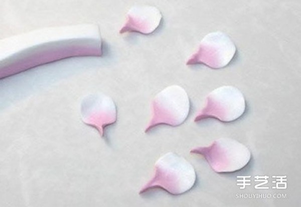 How to make plum blossoms from soft clay, illustrations of how to make plum blossoms from soft clay