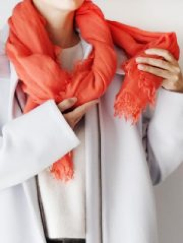 A comprehensive collection of various ways to tie a scarf, and 60 ways to tie a long scarf