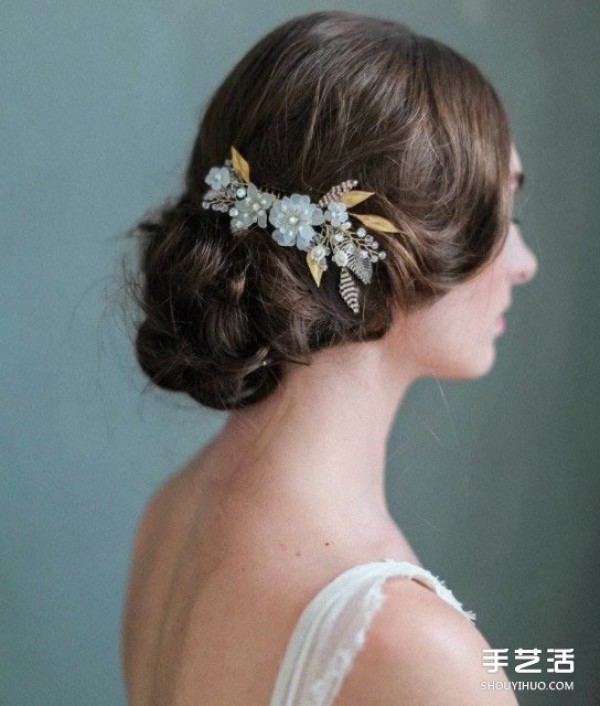 Four kinds of dreamy garlands for the bride and unconventional bridal headwear