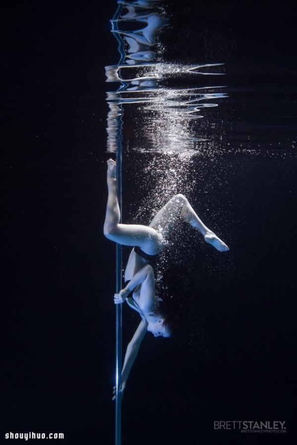 Pole dancing in the water can be so beautiful even if you hold your breath