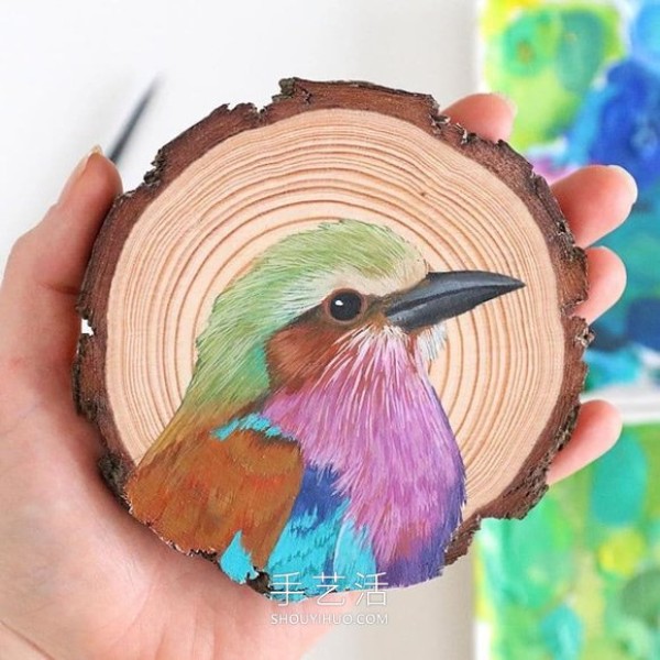 The artist spent 100 days painting 100 species of birds on wood chips