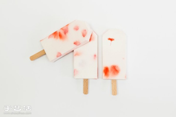 A delicious feast for taste buds and vision, a DIY recipe for cool popsicles