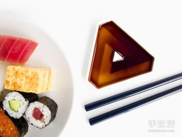 The design of a soy sauce dish with a super layered sense of space in a small dish