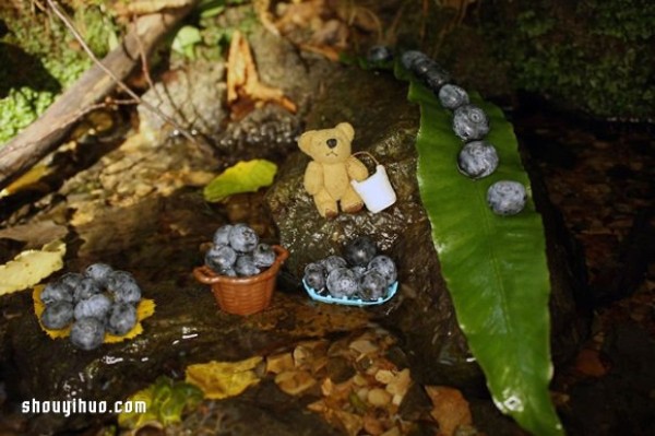 The cute little bear teaches you how to make handmade blueberry jam, its so healing! 