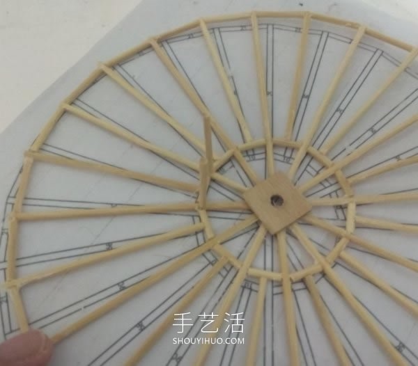 Mini waterwheel model making method with drawings