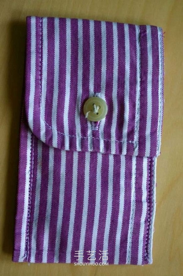 Tutorial on how to transform old shirt cuffs into a coin purse