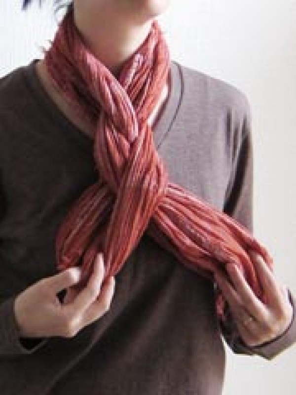 A comprehensive collection of various ways to tie a scarf, and 60 ways to tie a long scarf