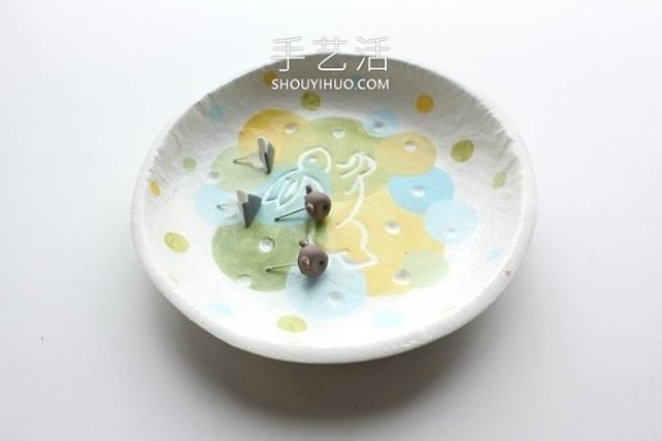 Illustrated tutorial on how to make your own clay trinket tray