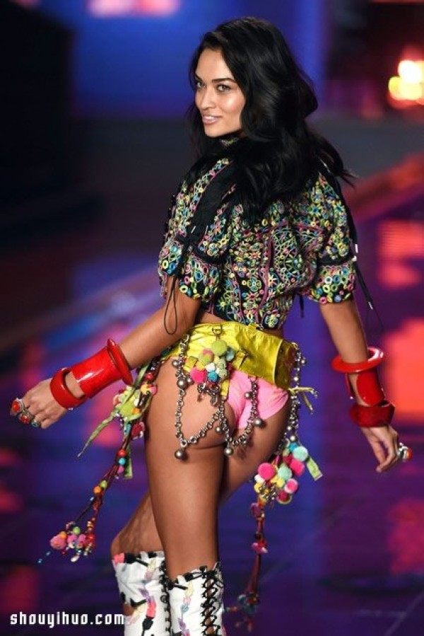 2014 Victorias Secret Fashion Show Sexy Opening