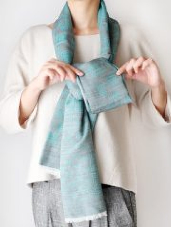 A comprehensive collection of various ways to tie a scarf, and 60 ways to tie a long scarf