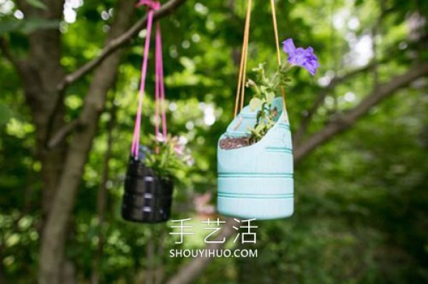 Illustrated tutorial on how to make your own hanging plastic bottle flowerpot