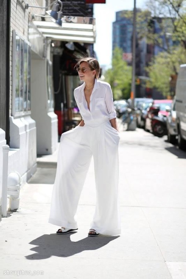 Breaking away the haze of winter: Girls wearing all white in autumn and winter