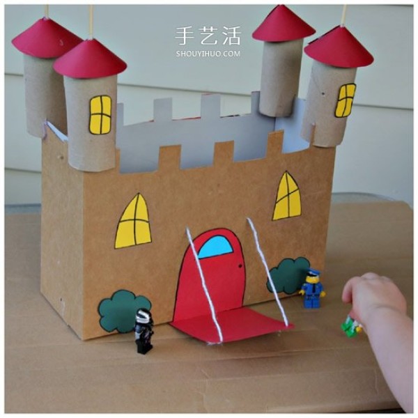 How to make a homemade small castle with illustrations of using cardboard boxes to make a castle