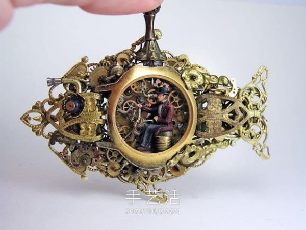 Antique pocket watch transforms into a miniature world! DIY mini fantasy fairy tale of nostalgic objects