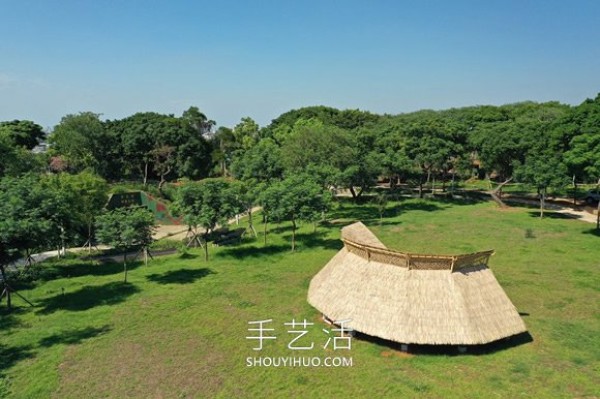 Giant bamboo weaving installation! The totem corridor and secret house pavilion on the ground