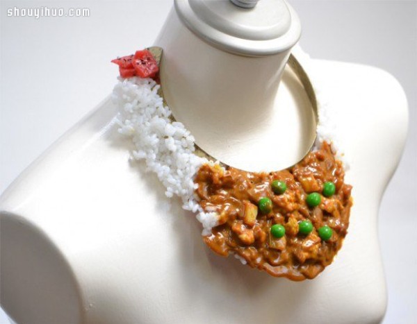 Love food so much? Food necklaces make you inseparable from food! 