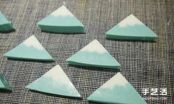 Simple steps to make homemade triangular handmade soap, Japanese Mount Fuji shaped soap