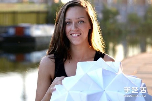 The New London Origami Queen creates artistic origami for three-dimensional lamps and furniture