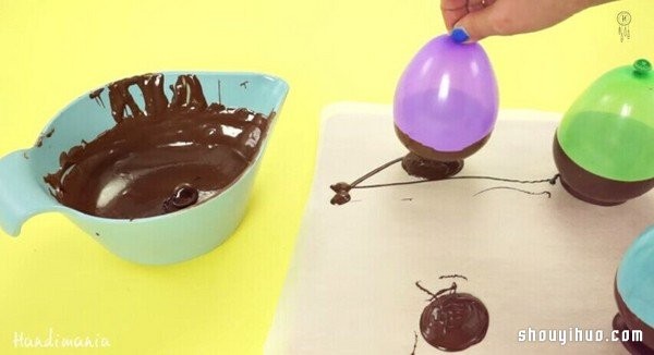 Yummy and fun DIY delicious chocolate cups with balloons dipped in chocolate